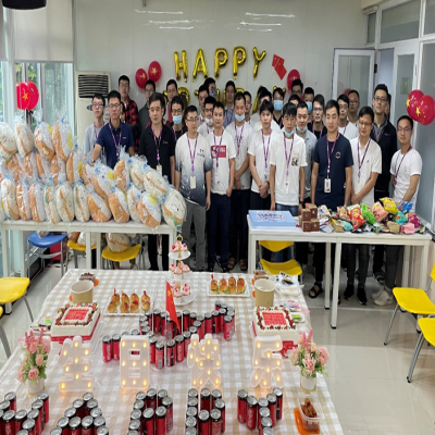 百年輝煌，憶崢嶸歲月——國(guó)微電子員工7月生日會(huì)